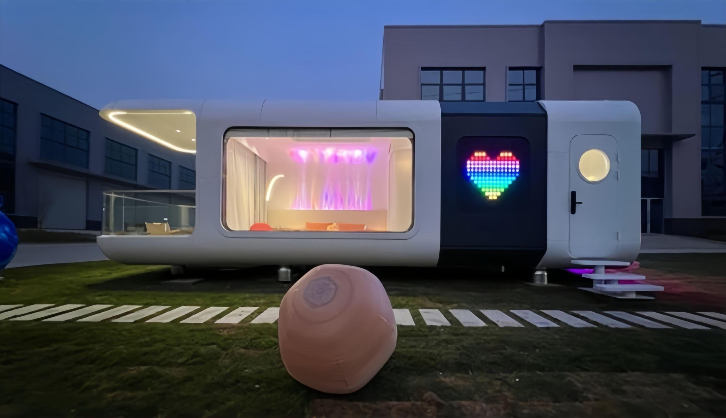 F1 PLUS-High-quality capsule room with full sense of technology